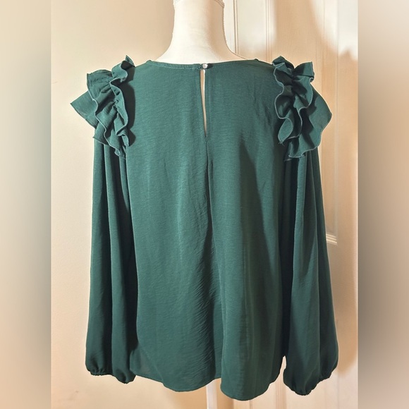 Gee Gee brand Dolman Sleeve Blouse. - Picture 2 of 7